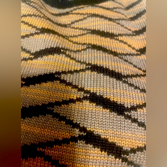 Gaspari. Dino Gaspari Montreal. Hybrid Sweater Cape. Definite Outlander vibes. - Picture 6 of 8